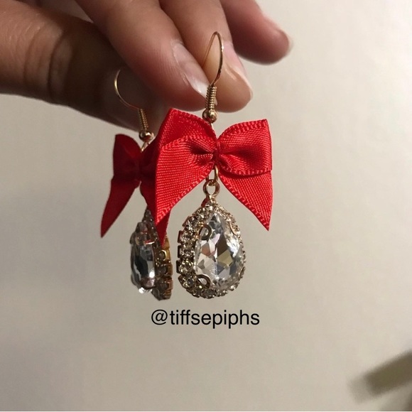 Handmade Red Bow Sparkly Teardrop Dangly Earrings NWT - Picture 3 of 6